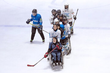 Iran: l'équipe nationale féminine de hockey accueille Ilham   