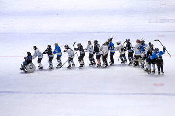 Iran: l'équipe nationale féminine de hockey accueille Ilham   