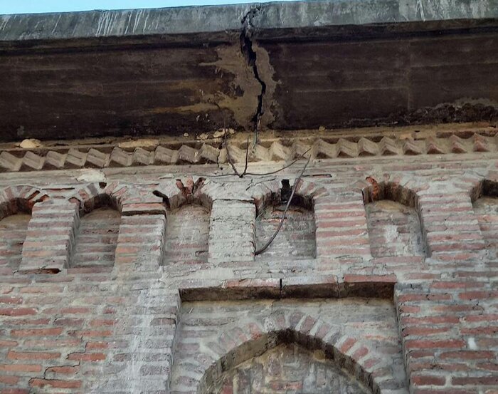 پل تاریخی محمدحسنخان بابل زیرضرب خودروهای سنگین