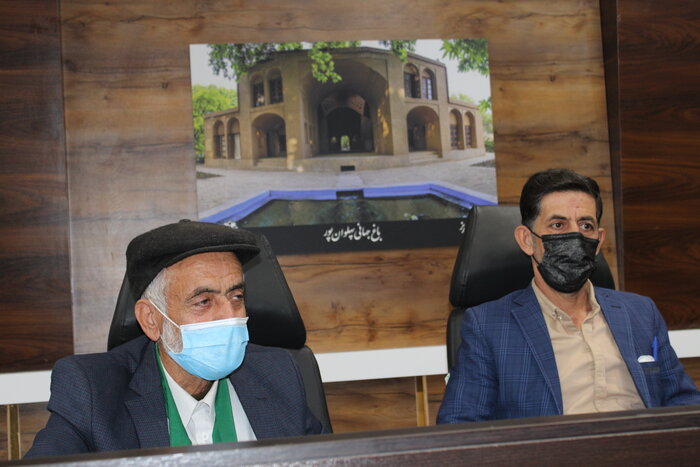 توجه به مبلمان شهری از مطالبات اصلی شهروندان مهریزی است