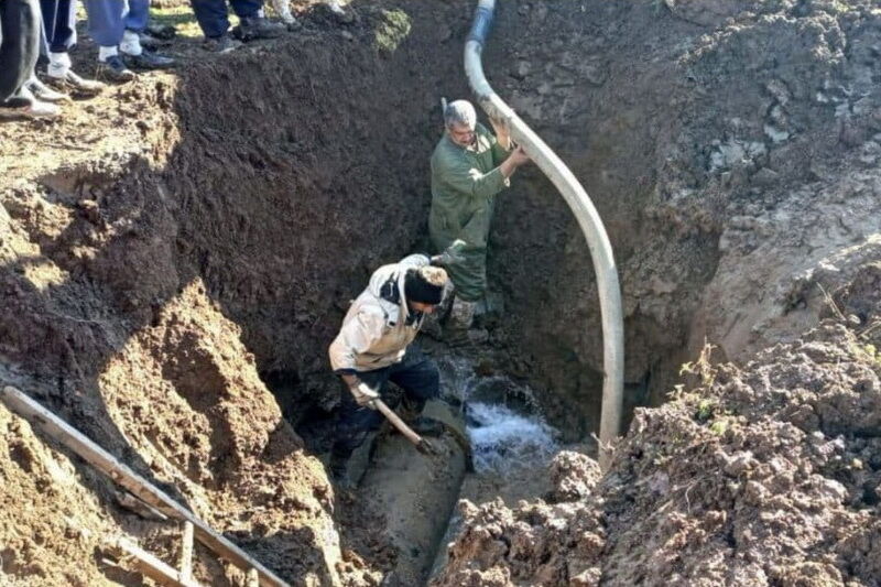 شکستگی خط انتقال آب شرب هفت روستای ایوان رفع شد شکستگی خط انتقال آب شرب هفت روستای ایوان رفع شد