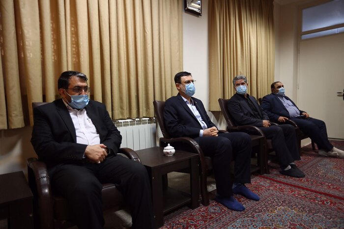 مجلس حل مشکلات اساسی کشور را در اولویت کاری خود قرار دهد