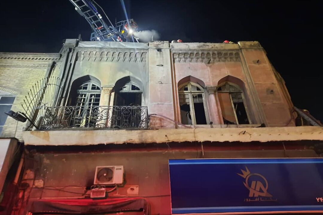 حریق در بنای تاریخی ساختمان غریب پایتخت آسیب جدی در سازه بنا نداشته است