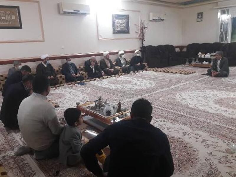 جمعی از مسوولان خوزستان با خانواده شهید بروایه از شهدای فتنه ۸۸ دیدار کردند