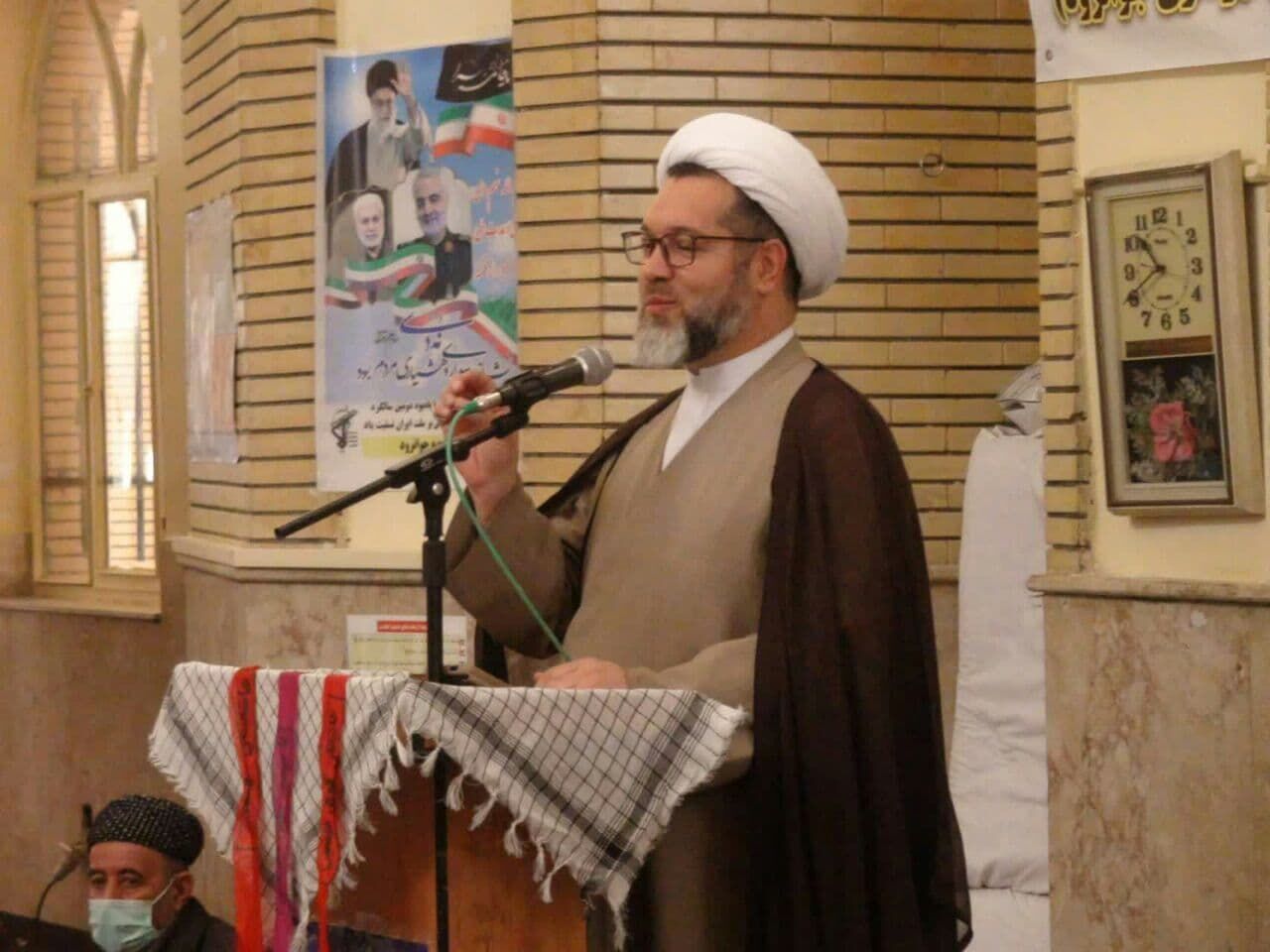 بصیرت رمز موفقیت مردم ایران در برابر فتنه‌گران است