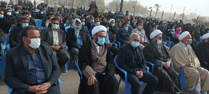 یاد شهدا را در ریگان با وجود توفان شن گرامی داشتند