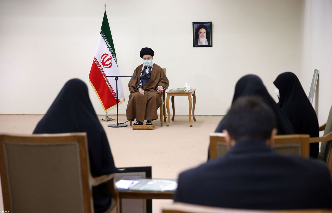 شهید سلیمانی، بهترین الگو برای جوانان 
