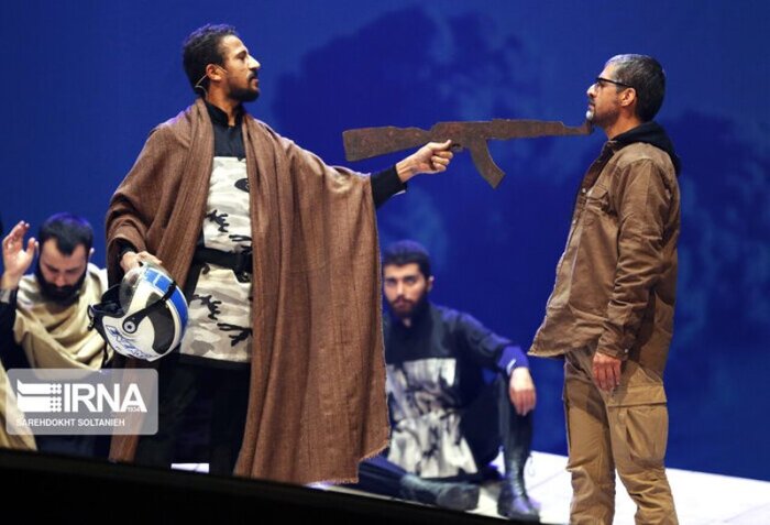 تئاتر همچنان بر مدار کوچ محدودیتهای کرونایی و عطر حاج قاسم