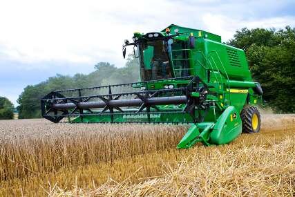 توسعه از روستا تا پایتخت؛ گلخانه ها را در شرایط کم آبی باید رونق داد