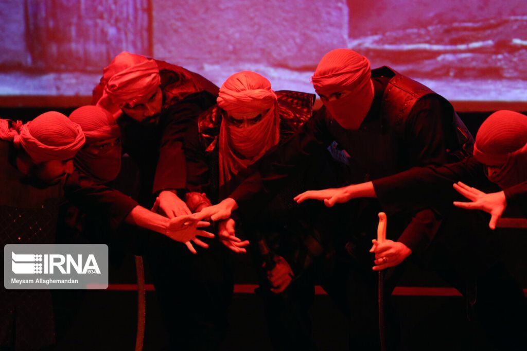 تقابل سرمای دی با تنور 64 نمایش