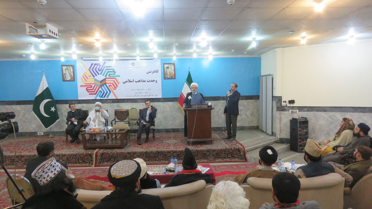 مسلمانان جهان علیه استکبار و غارتگران بلاد اسلامی متحد شوند