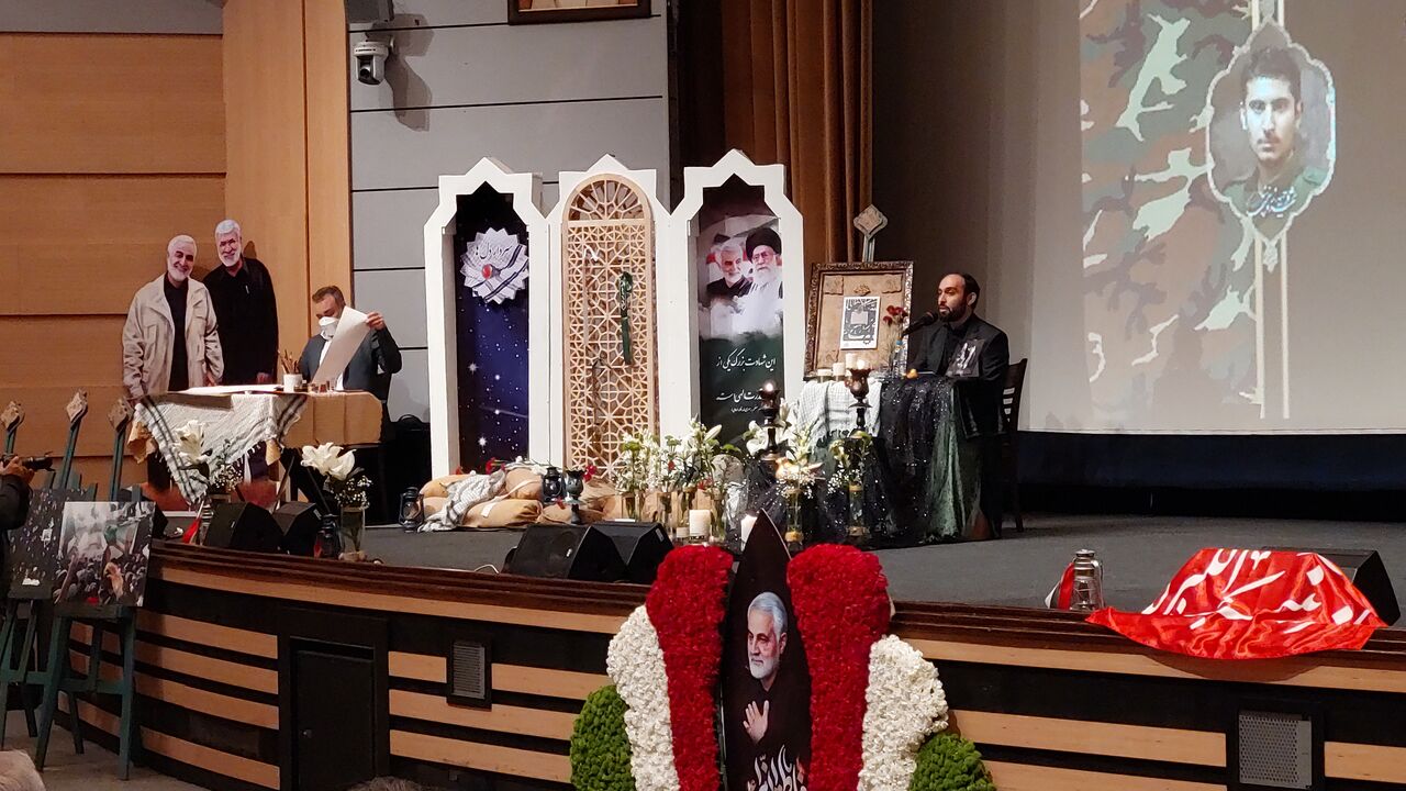 مدیران باید همپای مردم رهرو مکتب سلیمانی باشند