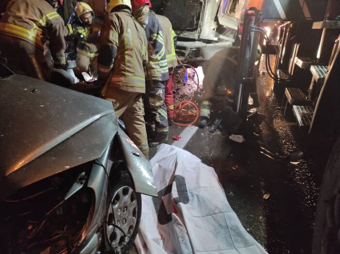 تصادف زنجیره ای ۱۴ خودرو در تهران یک کشته داشت