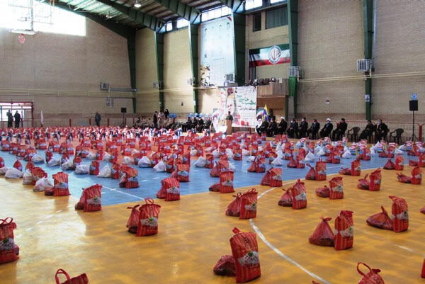 سپاه میانه ۴۵ هزار بسته معیشتی بین نیازمندان و آسیب دیده ها از کرونا توزیع کرد