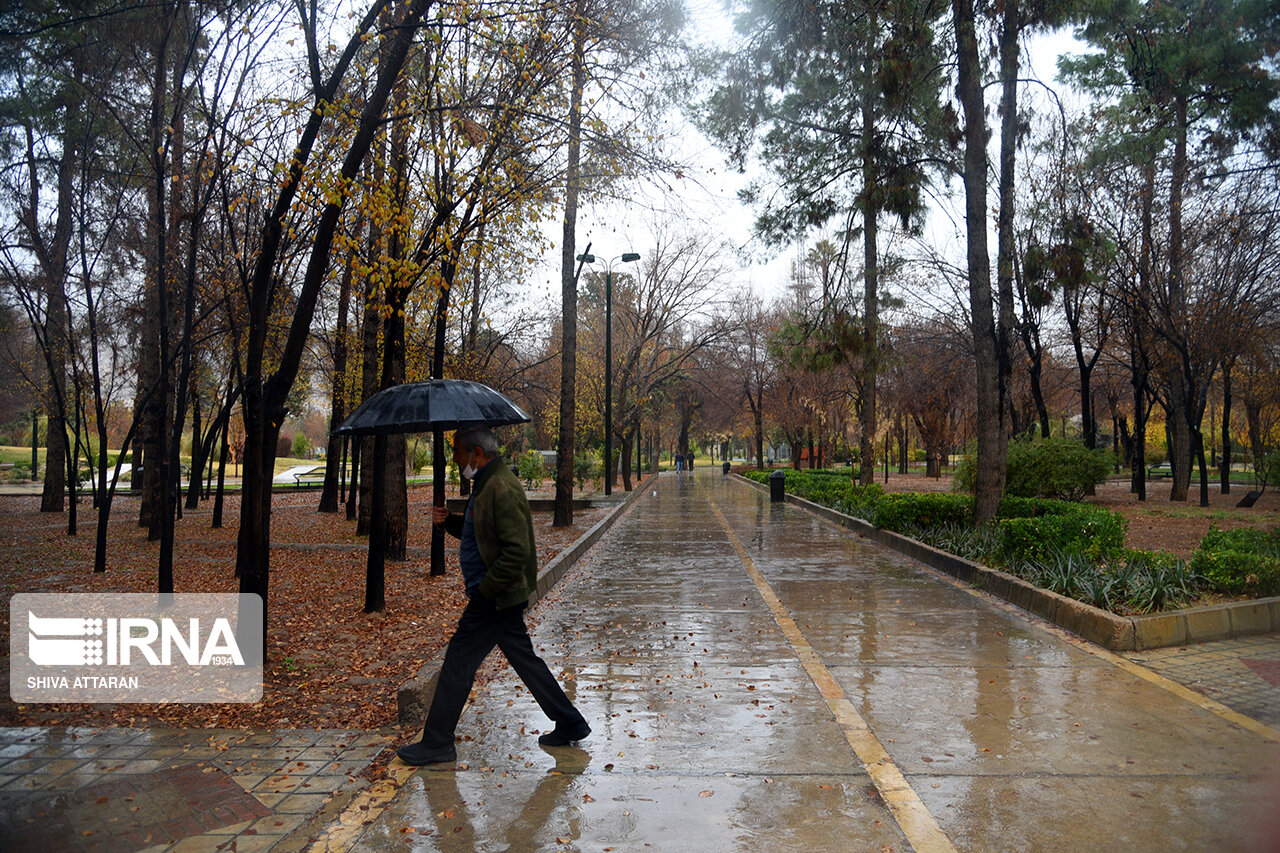 بارش رگبار باران پائیزی و رعد و برق استان فارس را فرا می گیرد، هشدار هواشناسی