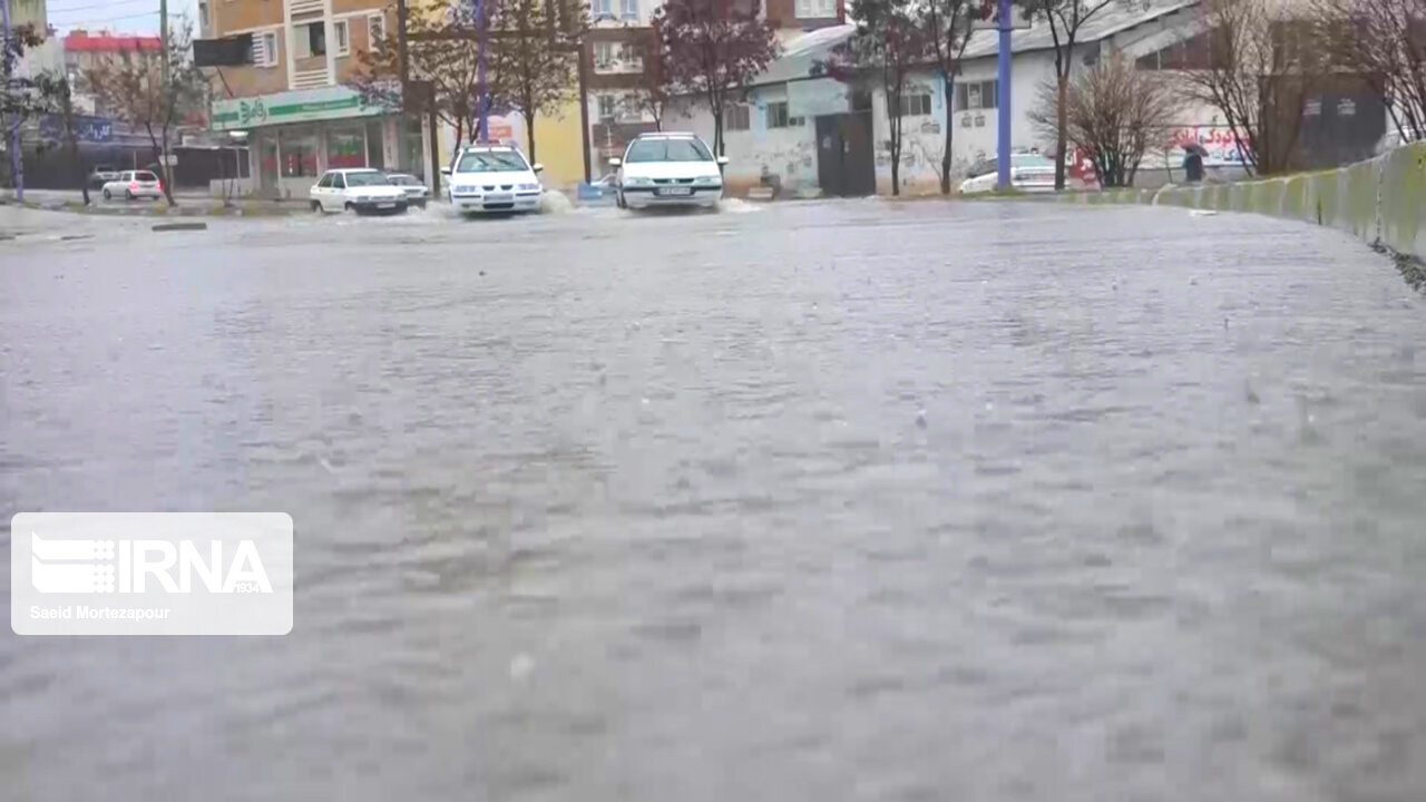 هلال احمر: ۳۲ خانوار کرمان در سیل دچار حادثه شدند/امدادرسانی به ۱۳۳ نفر