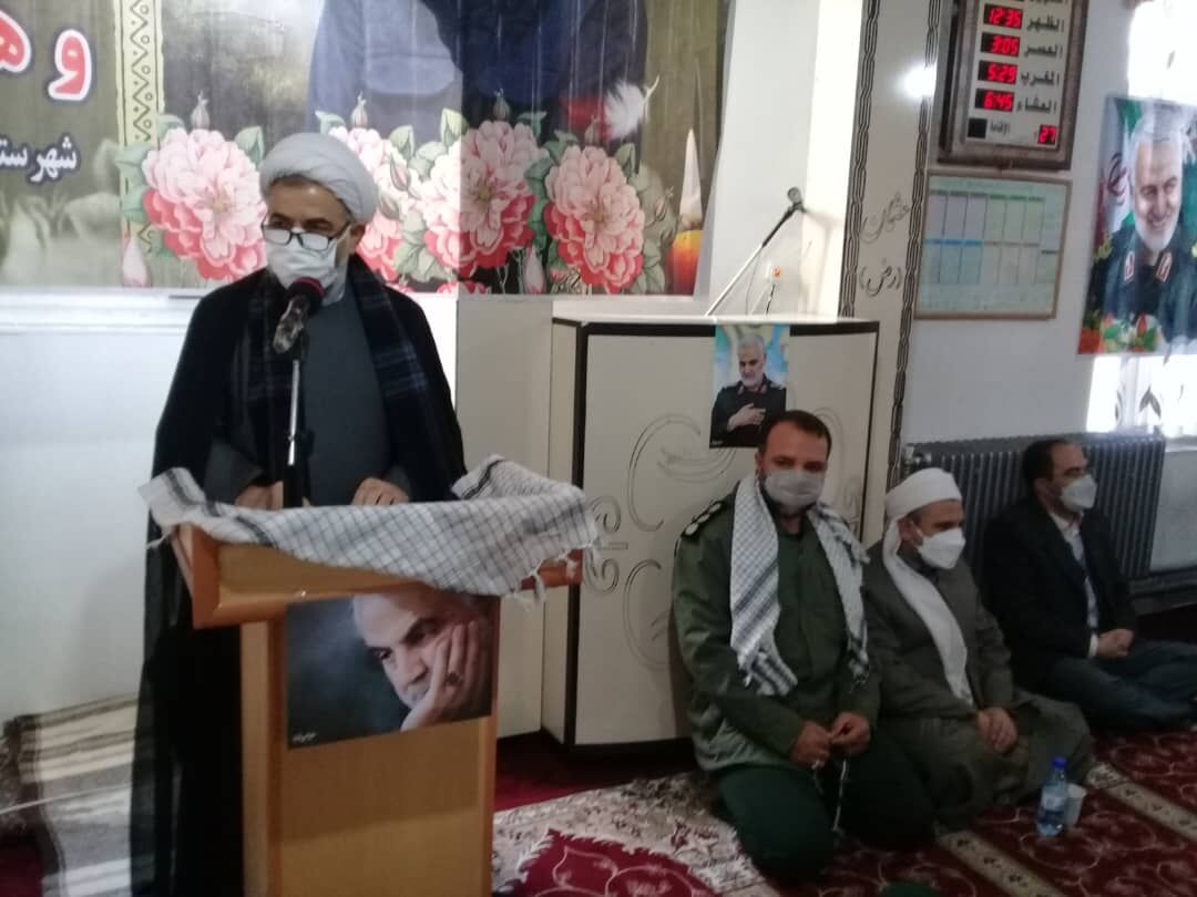 مدیرکل تبلیغات اسلامی کردستان: شهید سلیمانی محور وحدت در جهان بود مدیرکل تبلیغات اسلامی کردستان: شهید سلیمانی محور وحدت در جهان بود