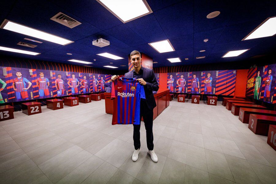 بارسلونا از ستاره جدیدش رونمایی کرد