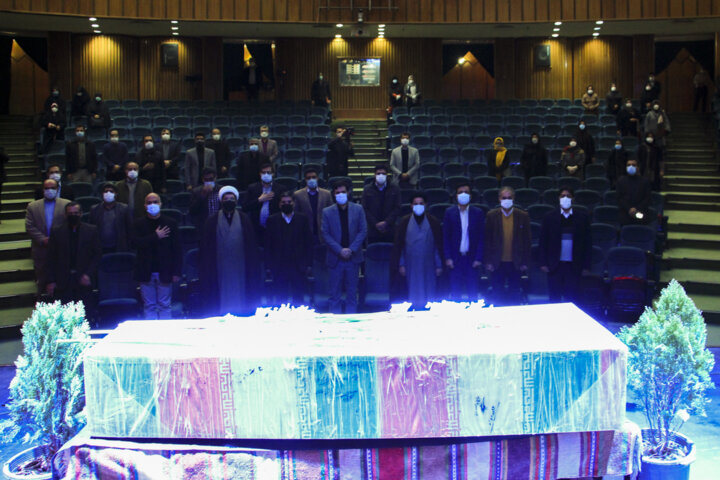 میزبانی اهالی فرهنگ و هنر فارس از پیکر پاک شهید گمنام