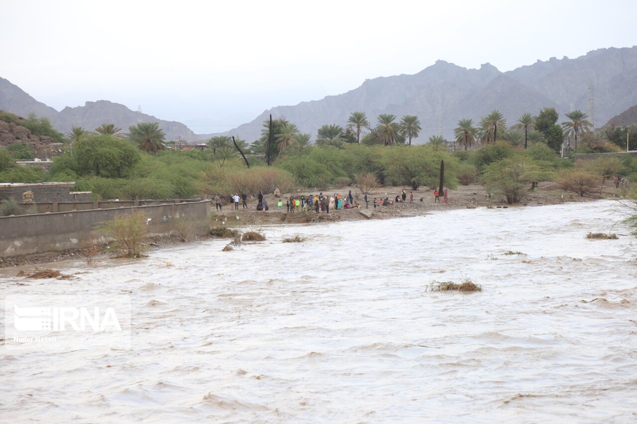 مدیرکل بحران: سیلاب موجب قطع برق ۳۰ روستای هرمزگان شد