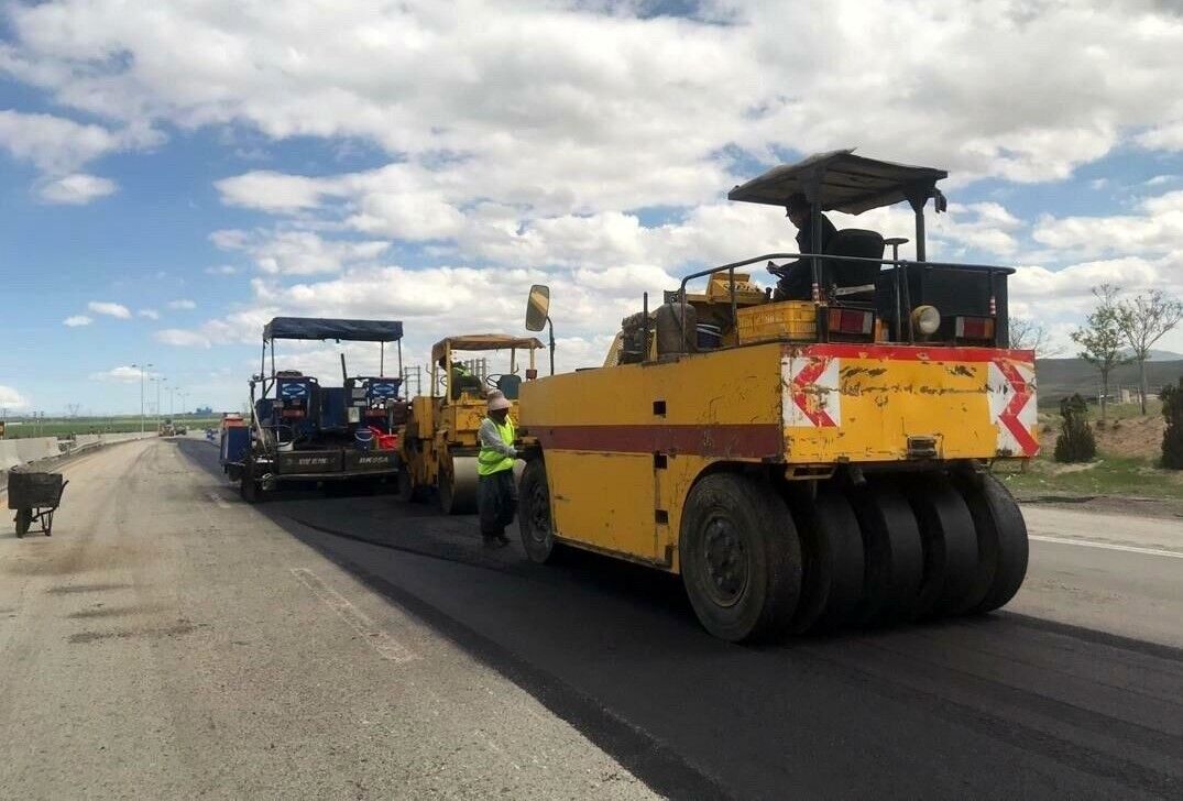 ۲۹۸ کیلومتر از راه های روستایی فاروج خراسان شمالی خاکی است