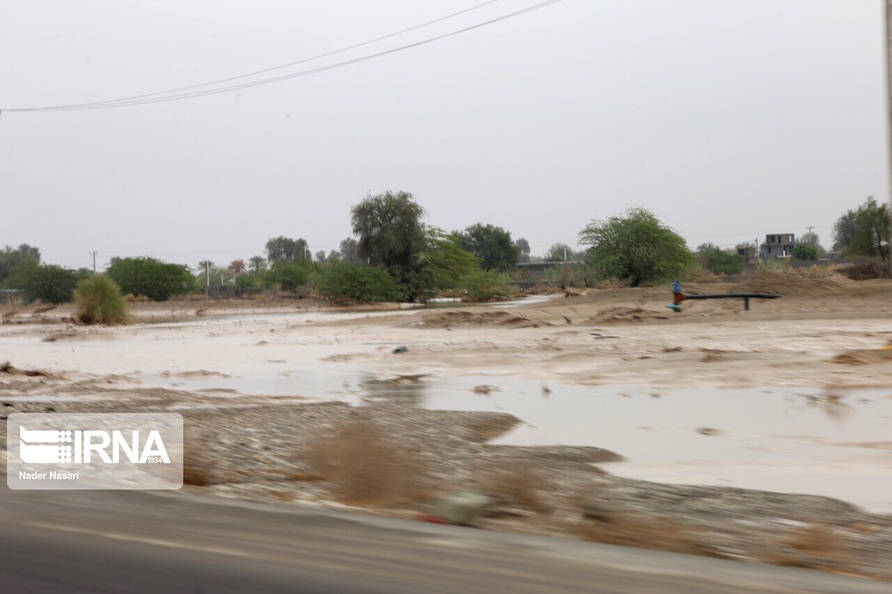 سد هایقر فیروزآباد فارس در سیلاب ۱۲ دی آبگیری شد سد هایقر فیروزآباد فارس در سیلاب ۱۲ دی آبگیری شد