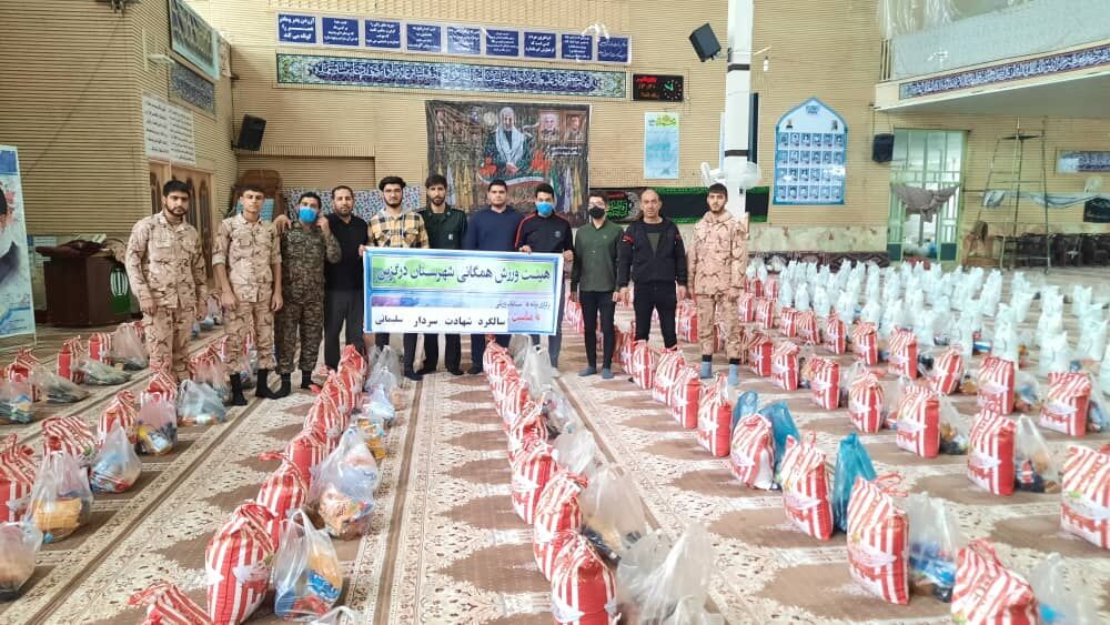 یک هزار بسته معیشتی در بین نیازمند شهرستان درگزین توزیع شد
