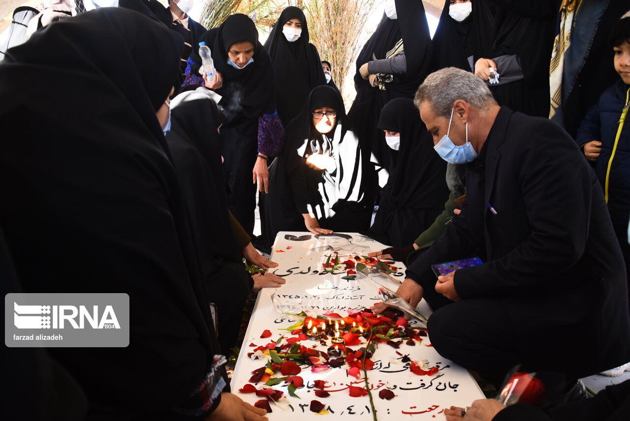 معرفی فرمانداران ۲ شهرستان ایلام و استقبال از خانواده شهید شناسایی شده بعد از ۳۶ سال  معرفی فرمانداران ۲ شهرستان ایلام و استقبال از خانواده شهید شناسایی شده بعد از ۳۶ سال