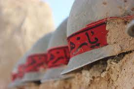 خادمی شهید حاج قاسم سلیمانی در مراسم عزاداری حضرت زهرا (س)