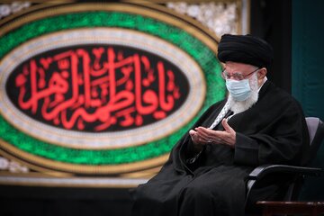 Cérémonie de deuil à l'occasion de l'anniversaire du martyre de l'honorable Fatima en présence de l'Imam Khamenei