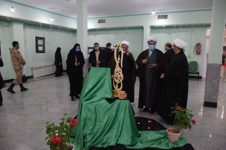 نمایشگاه فرهنگی هنری "سردار دلها" در ملایر گشایش یافت