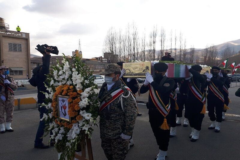 آیین استقبال از ۲ شهید دوران دفاع مقدس در سنندج برگزار شد آیین استقبال از ۲ شهید دوران دفاع مقدس در سنندج برگزار شد