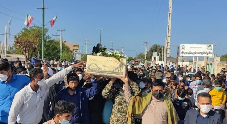 پیکر شهید گمنام در سیریک تشییع شد پیکر شهید گمنام در سیریک تشییع شد
