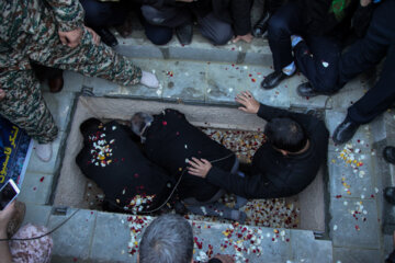 مراسم خاکسپاری شهید گمنام در شهرداری کرمانشاه