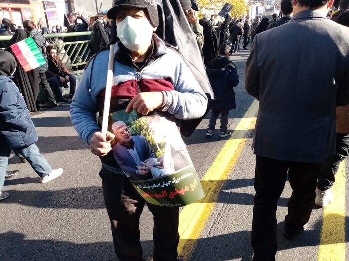 ثبت حماسه ماندگار دیگری از مردم تهران در آیین بدرقه ۱۵۰ شهید گمنام تا خانه ابدی