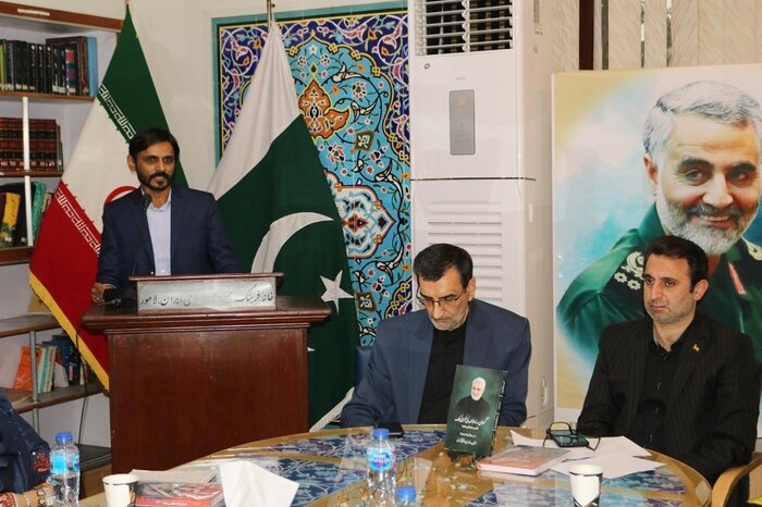 شخصیتهای پاکستانی: مکتب سردارسلیمانی سنگ بنای سقوط نظام استکباری است