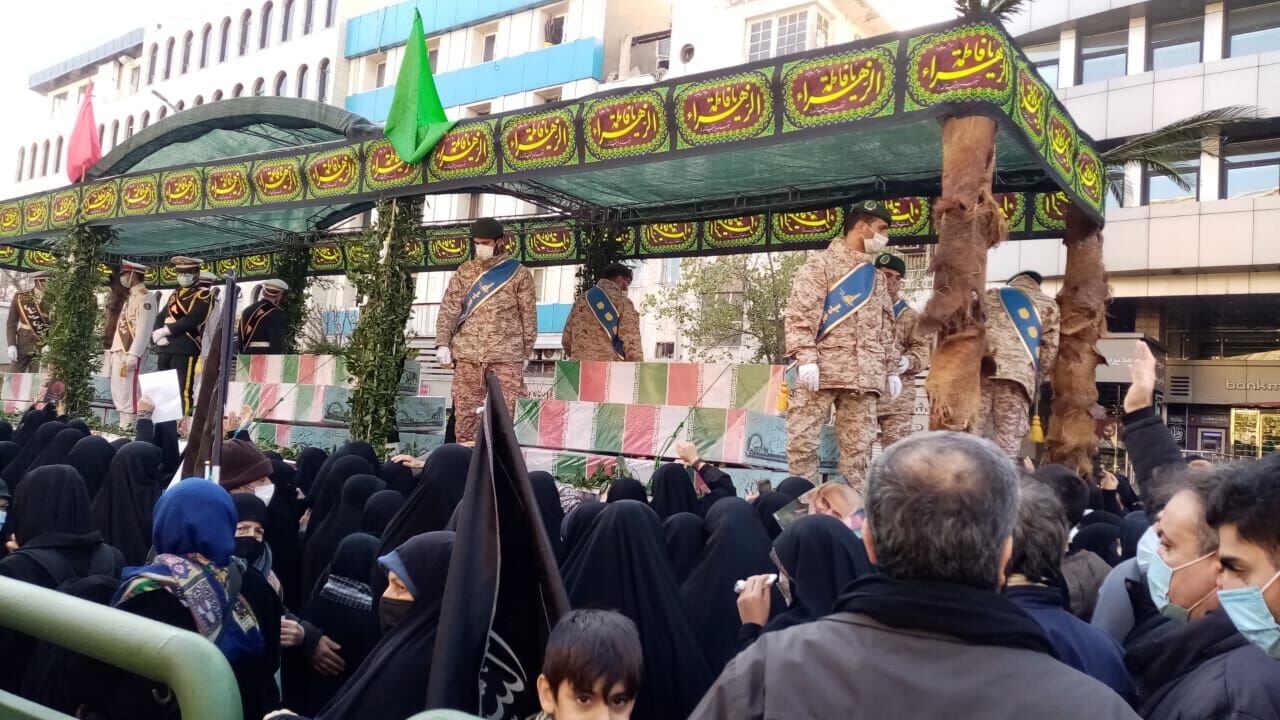 ثبت حماسه ماندگار دیگری از مردم تهران در آیین بدرقه ۱۵۰ شهید گمنام تا خانه ابدی