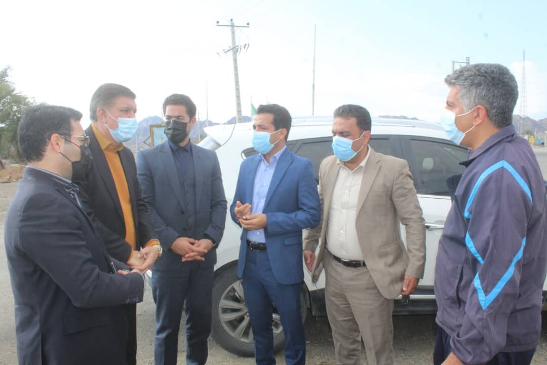 سازمان دهیاریها برای احداث سیلبند در قلعهگنج کرمان کمک میکند