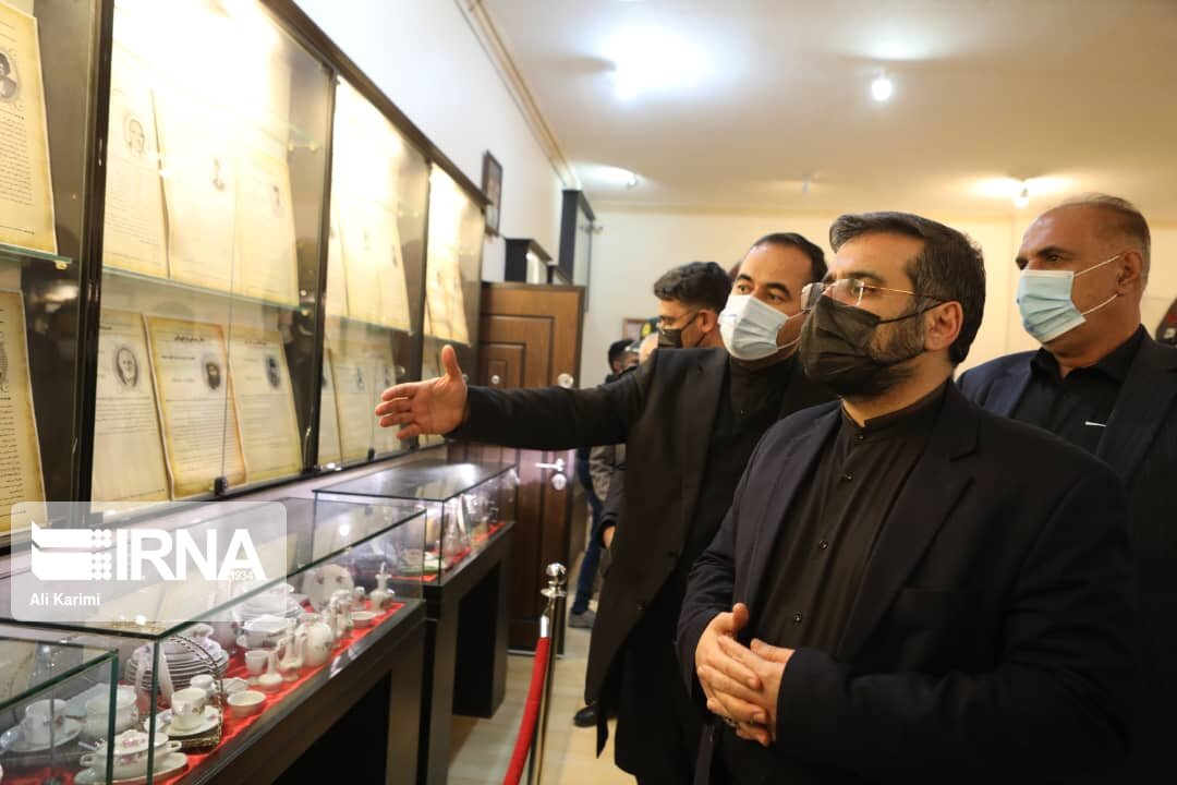 حمایت از فرهنگ و هنر از اولویتهای دولت مردمی و انقلابی است حمایت از فرهنگ و هنر از اولویتهای دولت مردمی و انقلابی است