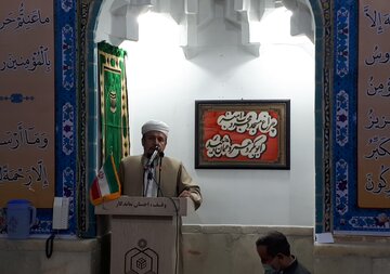 امام جمعه موقت سنندج: سردار سلیمانی الگوی مقاومت و شهادت برای تمام انسان‌ها است