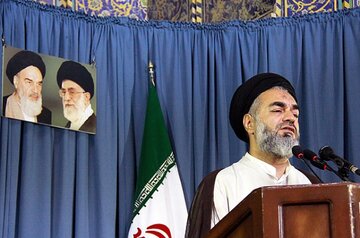 امام جمعه موقت اصفهان: مسوولان به مطالبات مردم اهمیت دهند