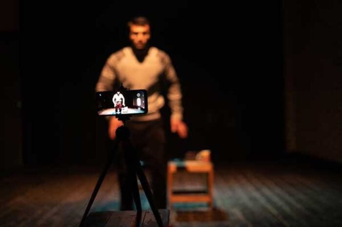 دی ماه تابستانی تماشاخانهها با 73 نمایش 26