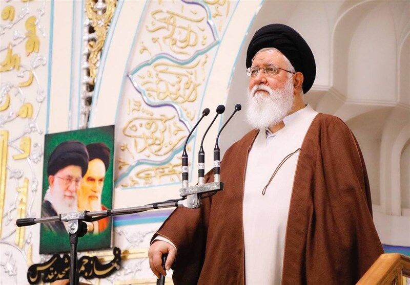 امام جمعه مشهد: انقلاب اسلامی ایران در میان همه کشورها بی‌نظیر است