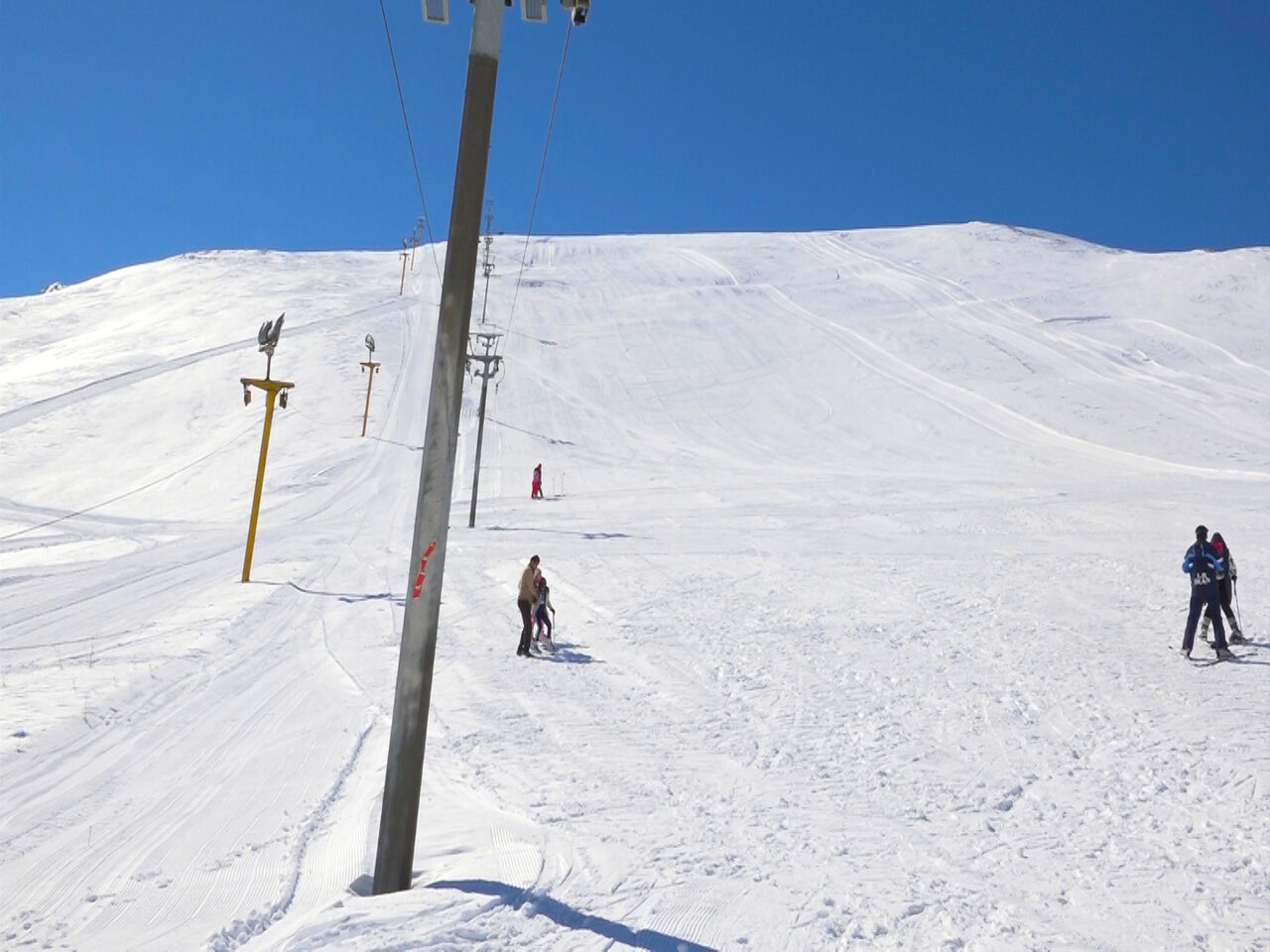 برف بازی در سپیدان قربانی گرفت برف بازی در سپیدان قربانی گرفت