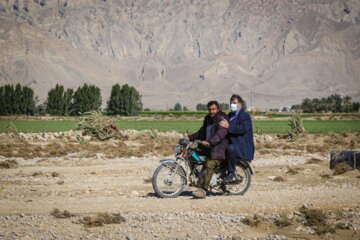 بازدید وزیرکشور از مناطق سیل زده بیرم لارستان