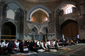 Séminaire de calligraphie à la Mosquée Bleue à Tabriz
