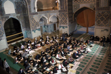 Séminaire de calligraphie à la Mosquée Bleue à Tabriz
