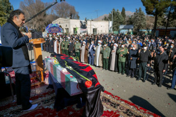 خاکسپاری پیکر مطهر شهید گمنام در صدا و سیمای مرکز کرمانشاه