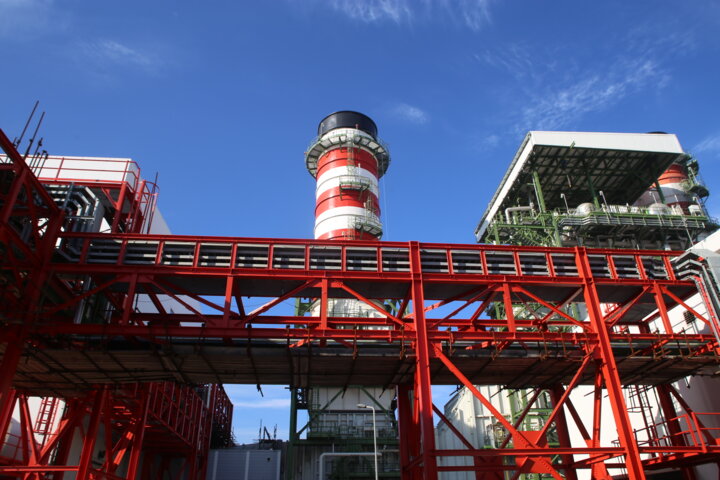 پرونده مشکلات واحدهای صنعتی غرب مازندران روی میز مدیران بانک صنعت و معدن