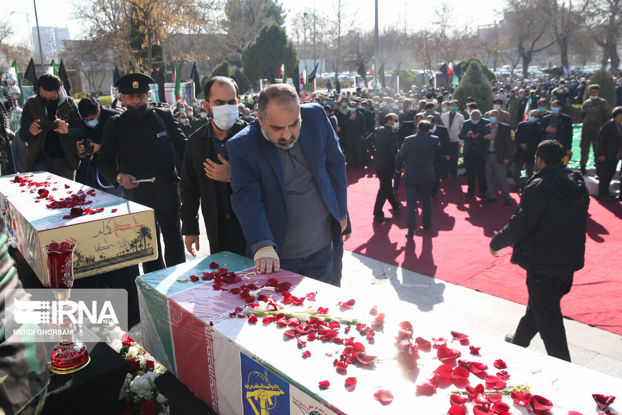 دو شهید گمنام در استانداری خراسان رضوی به خاک سپرده شدند